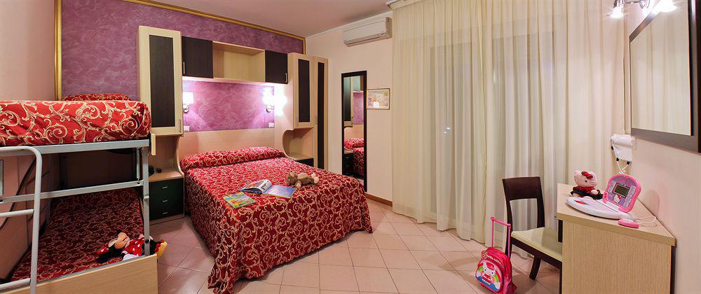 Hotel Aldebaran Римини Экстерьер фото