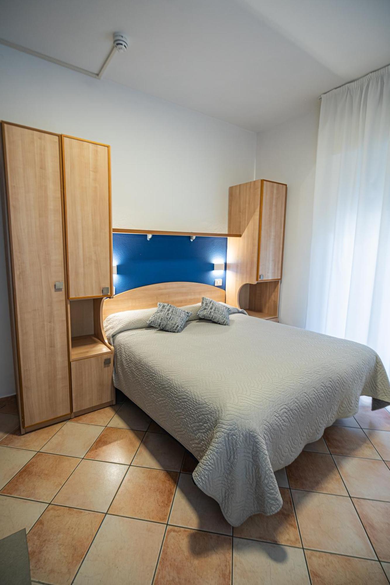 Hotel Aldebaran Римини Экстерьер фото