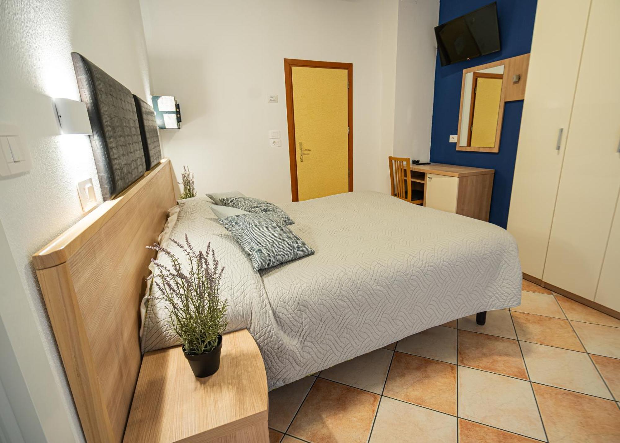 Hotel Aldebaran Римини Экстерьер фото