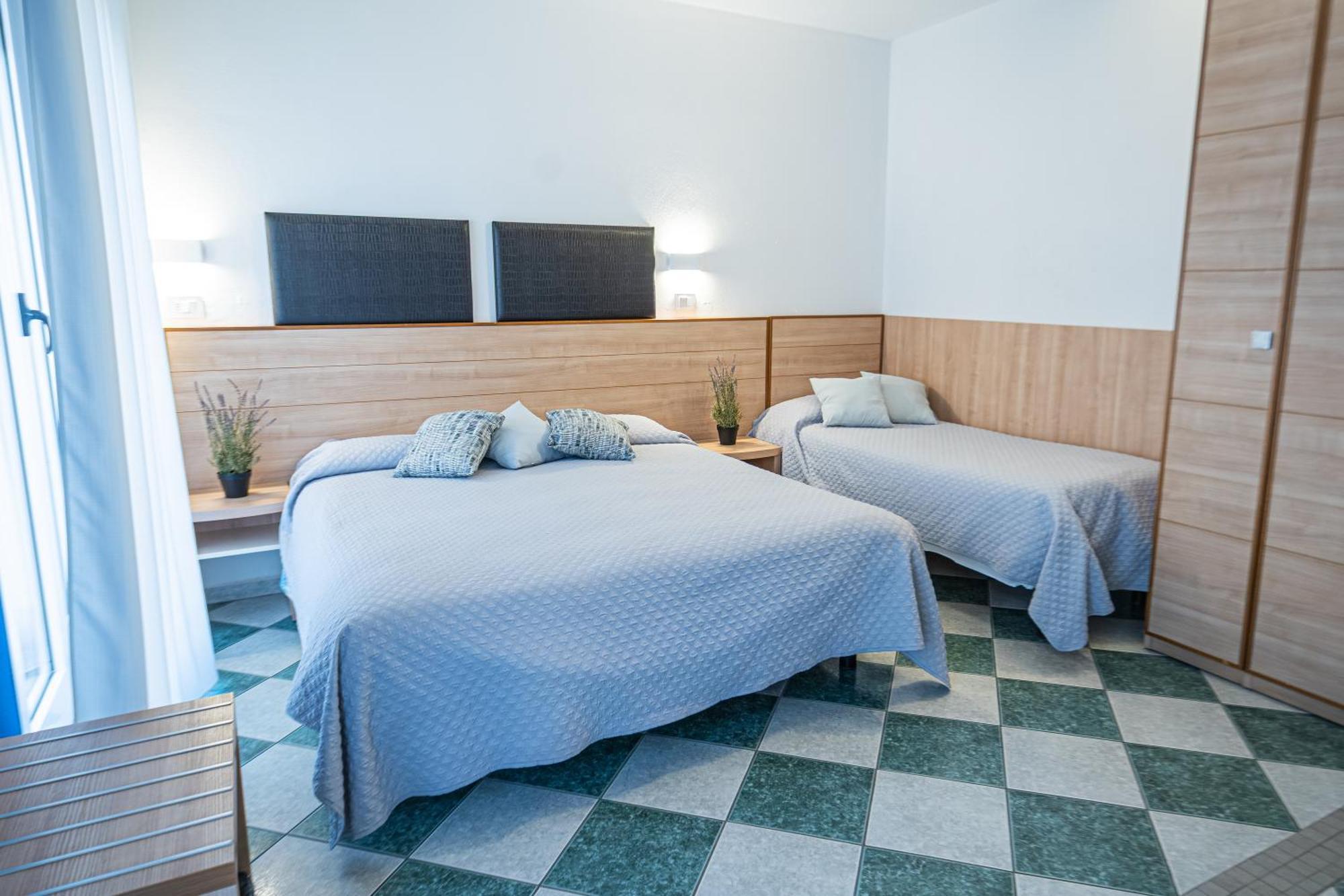 Hotel Aldebaran Римини Экстерьер фото