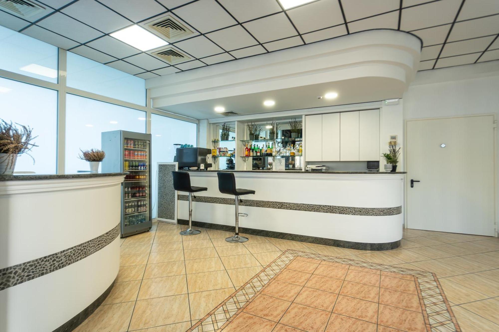 Hotel Aldebaran Римини Экстерьер фото